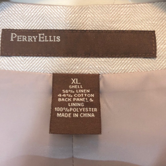 Perry Ellis Tan 4-Button 3-Pocket Fully-Lined Vest - Picture 3 of 8